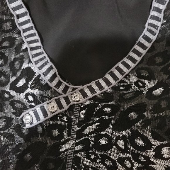 modes Crystal fashions patchwork leopard stripe black grey top - Picture 10 of 10